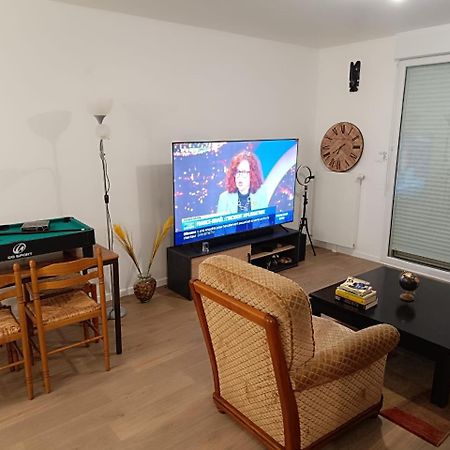 Bel Appartement Disponible กงฟล็องส์-แซงโตโนรีน ภายนอก รูปภาพ
